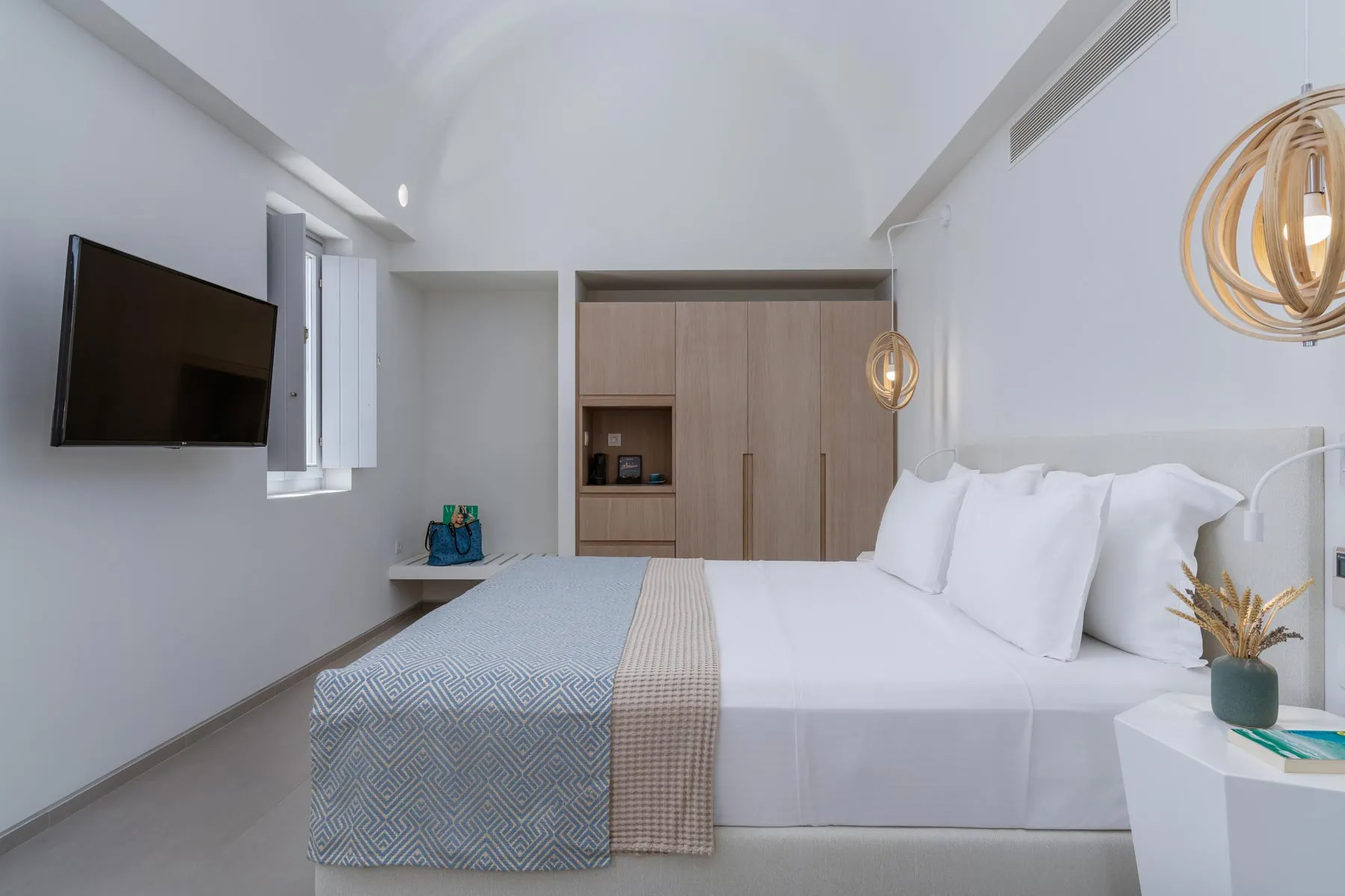 Suite with Balcony & Whirlpool Bath