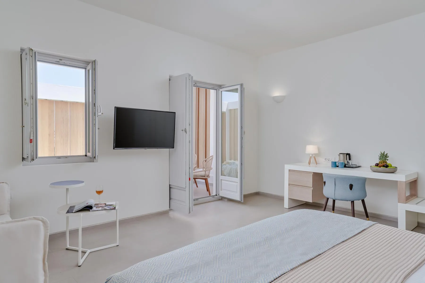 Swim-up Deluxe Double Room with Terrace & Whirlpool Bath